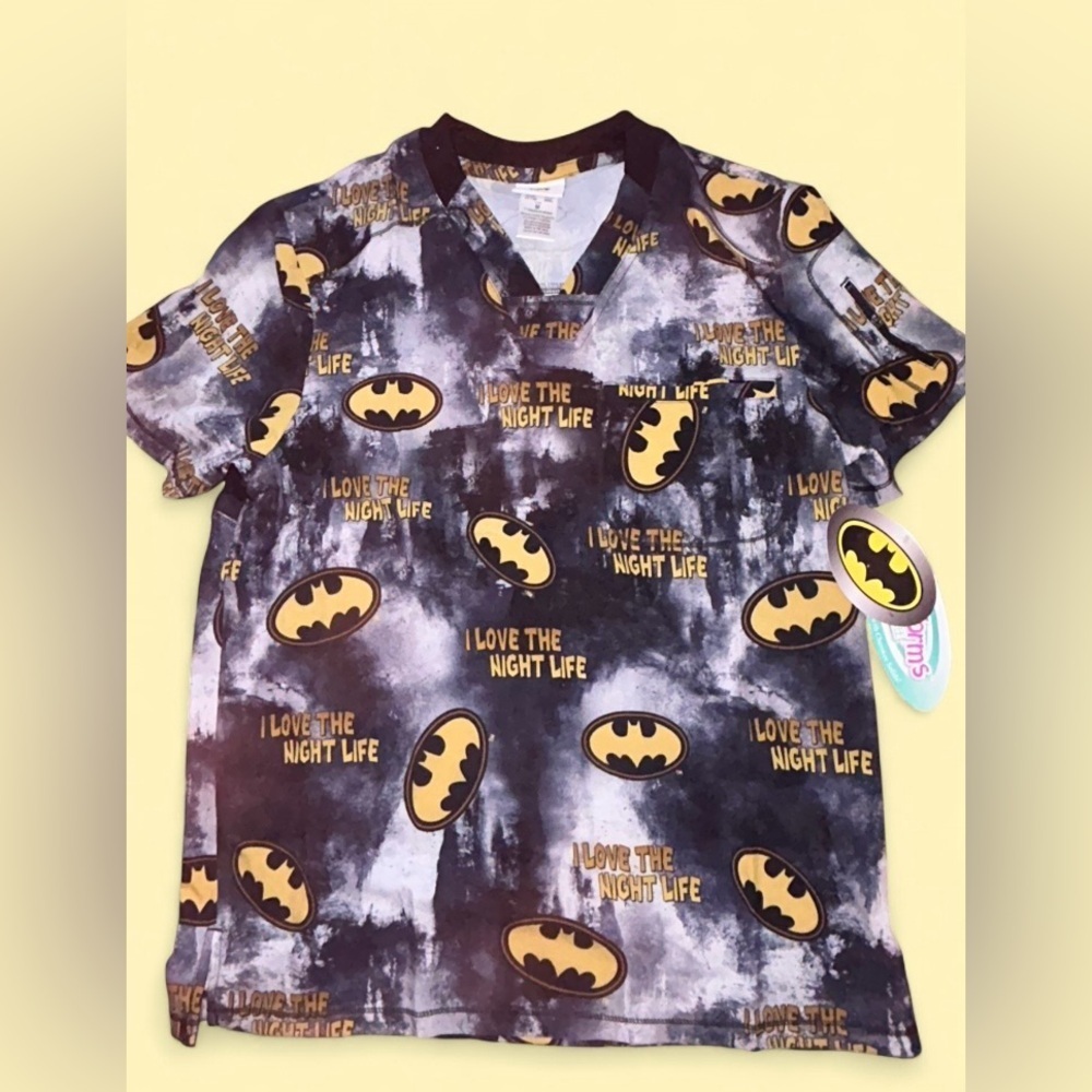 DC Comics Batman “I Love The Night Life” Scrub Top - Medium, NWT